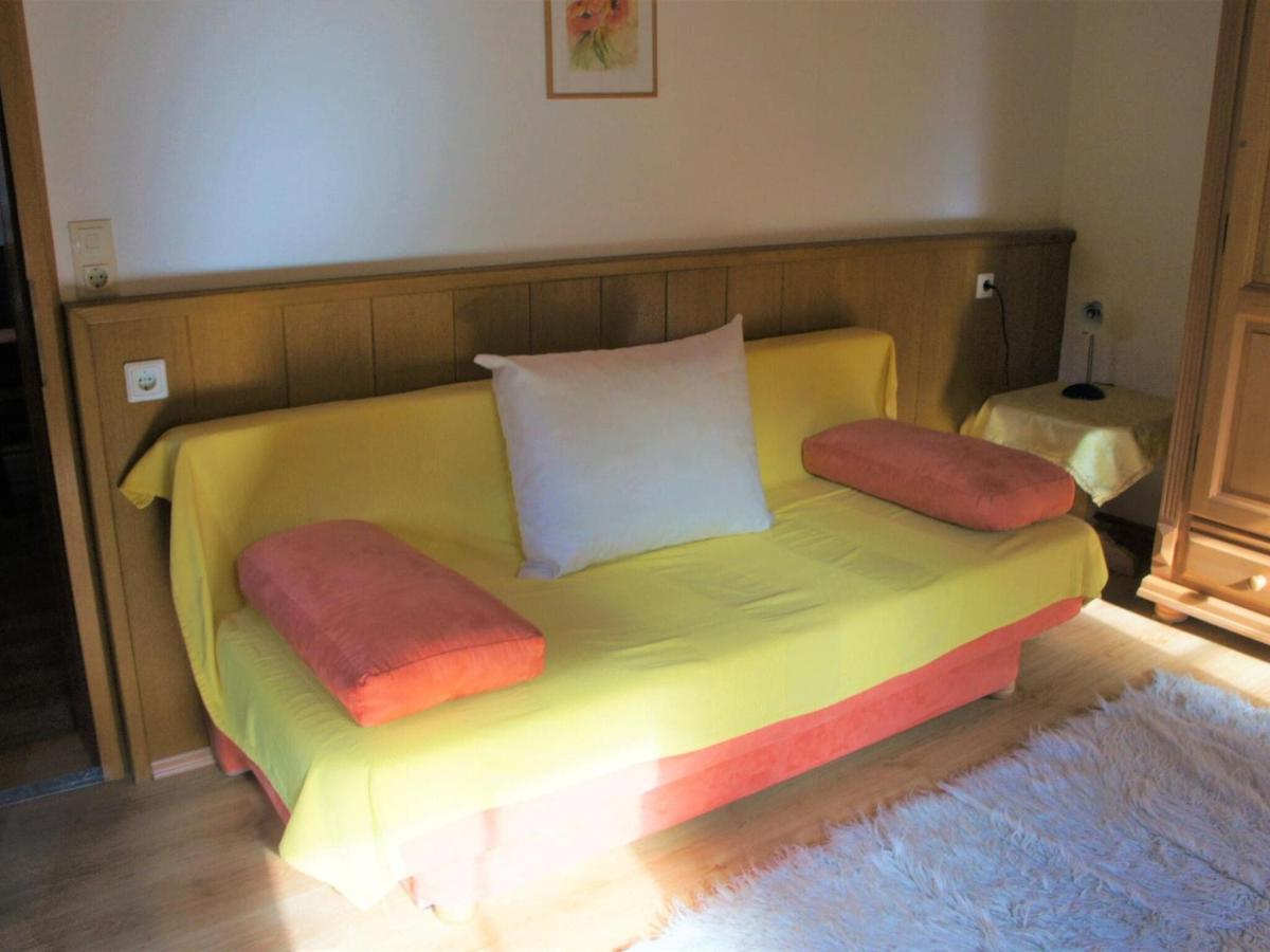 In Location In With Balcony Apartment Fuegen